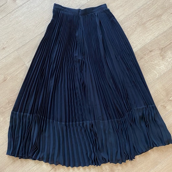 New size :small - Picture 2 of 3